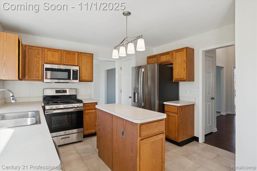 47123 Sherstone Drive, Canton, MI 48188 — Photo 16