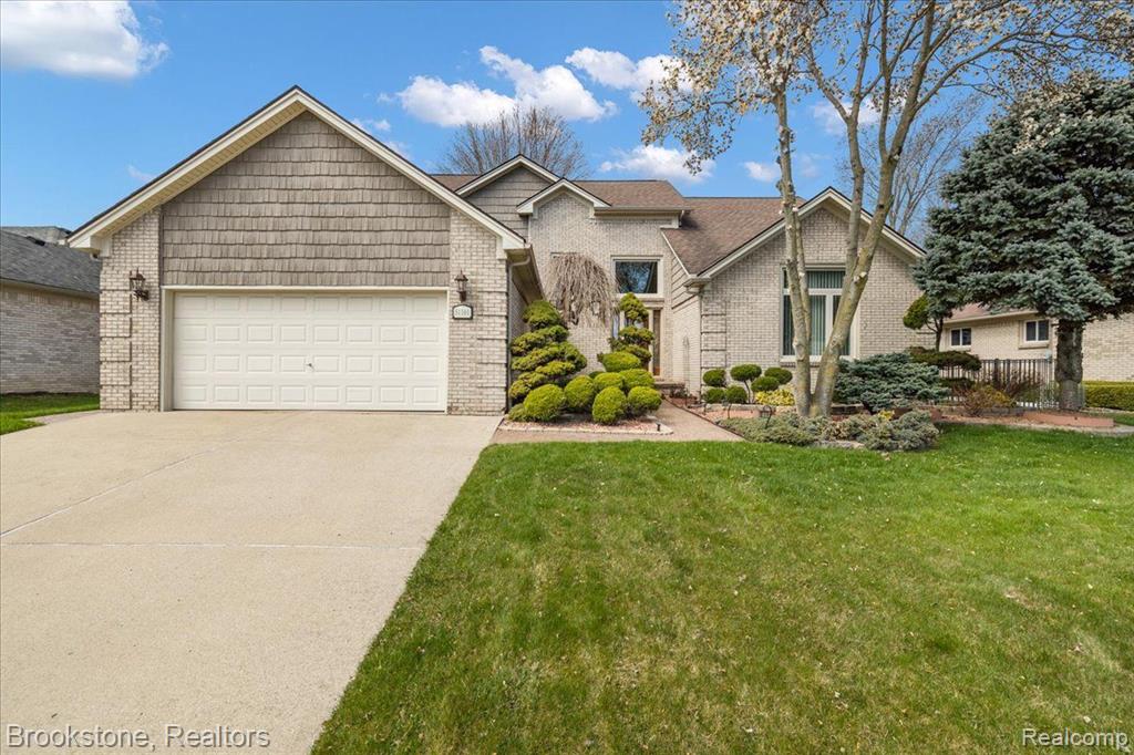 51161 BLUE SPRUCE Drive, Macomb, MI 48042 — Photo 2