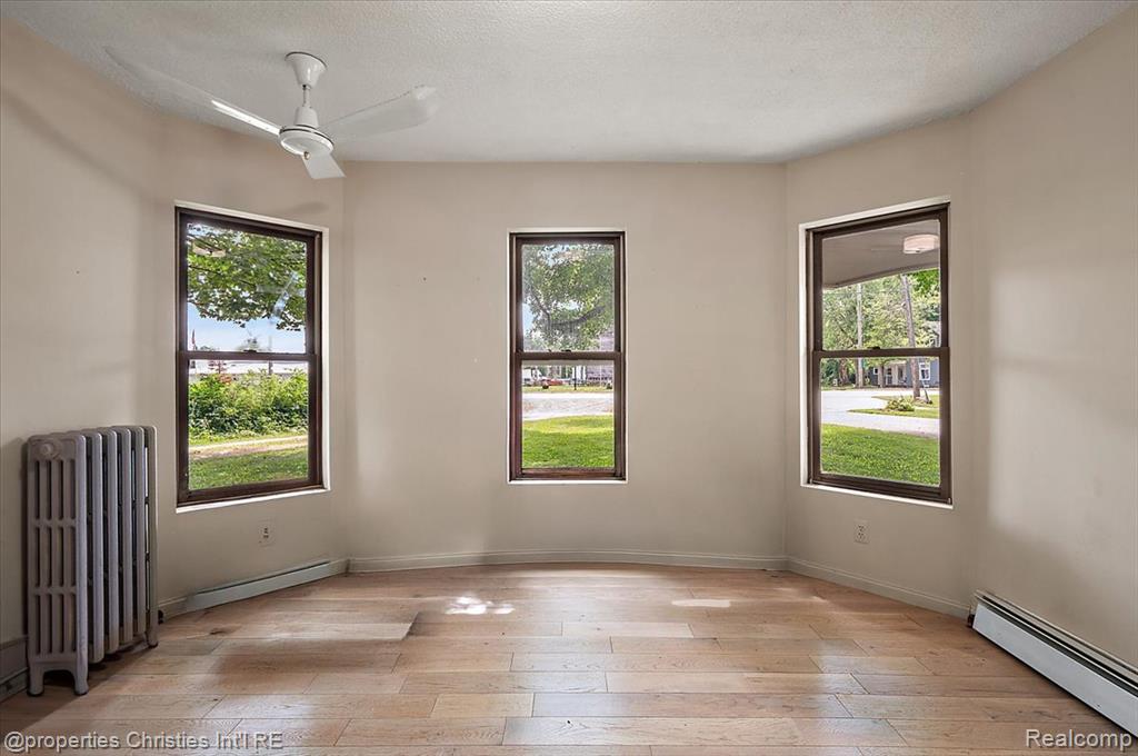 157 E Elmwood, Leonard, MI 48367 — Photo 42