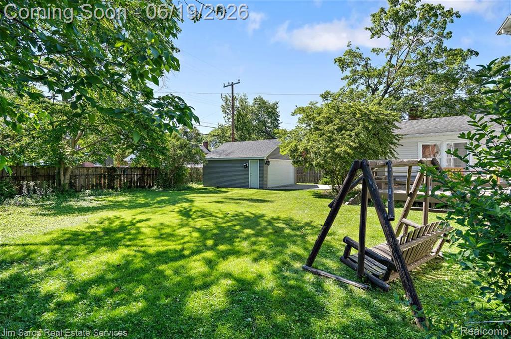615 Lakepointe Street, Grosse Pointe, MI 48230 — Photo 30