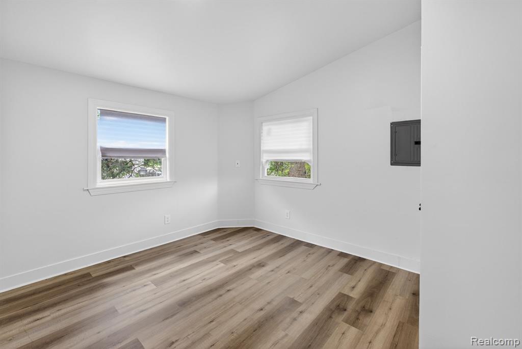810 E 8th Street, Flint, MI 48503 — Photo 18