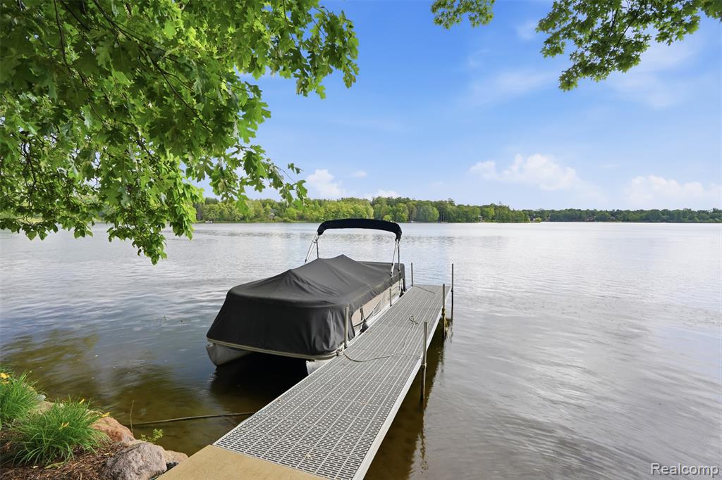 5483 Lake Ridge Drive, Brighton, MI 48116 — Photo 58