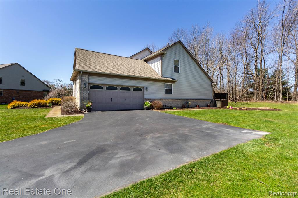 60608 S LYON Trail, South Lyon, MI 48178 — Photo 46