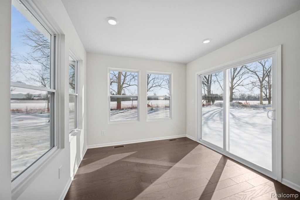 700 Knollwood Bend, Chelsea, MI 48118 — Photo 12