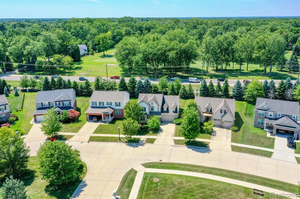 48073 Flatbush Circle, Macomb, MI 48042 — Photo 3