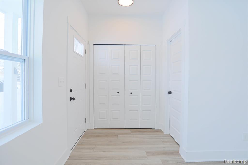 9 Queen Street, Mount Clemens, MI 48043 — Photo 7