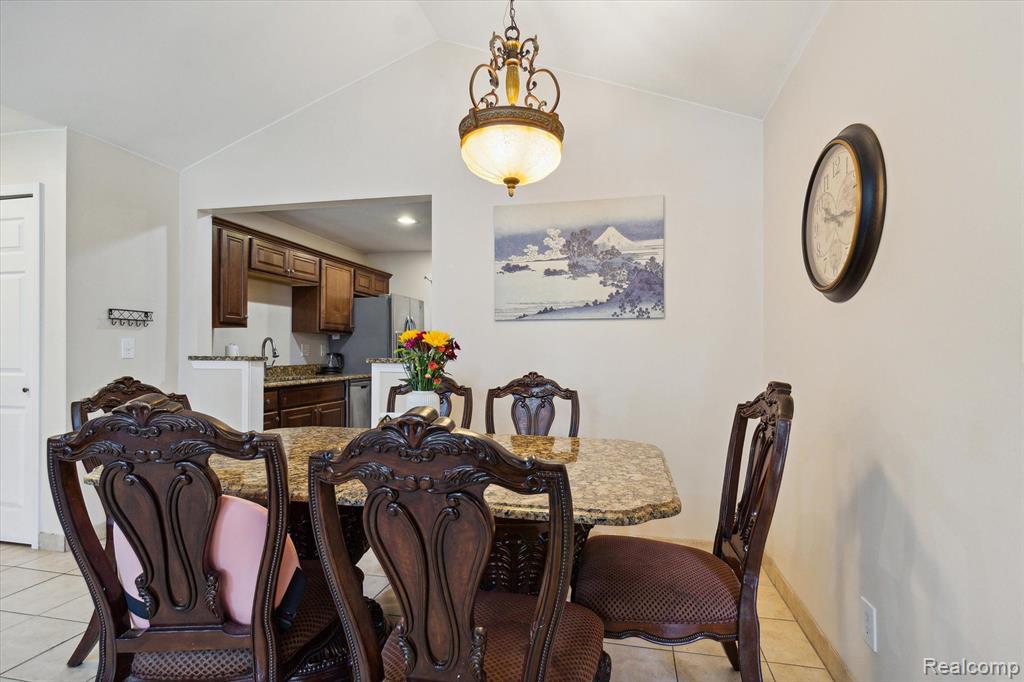 4174 BERKSHIRE Drive, Sterling Heights, MI 48314 — Photo 14
