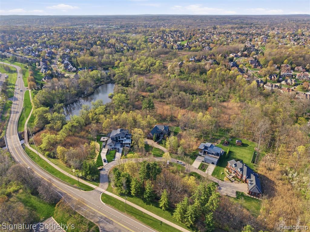 1595 Carriage Way, Rochester, MI 48307 — Photo 13