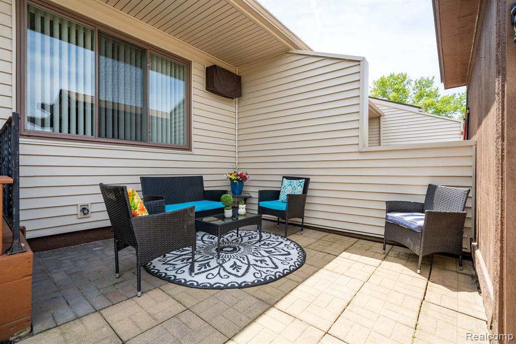 61957 Ticonderoga Drive, 1, South Lyon, MI 48178 — Photo 8