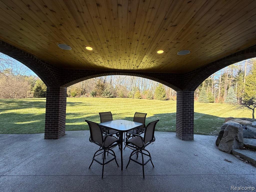 8146 Cotswold Lane, Clawson, MI 48348 — Photo 43