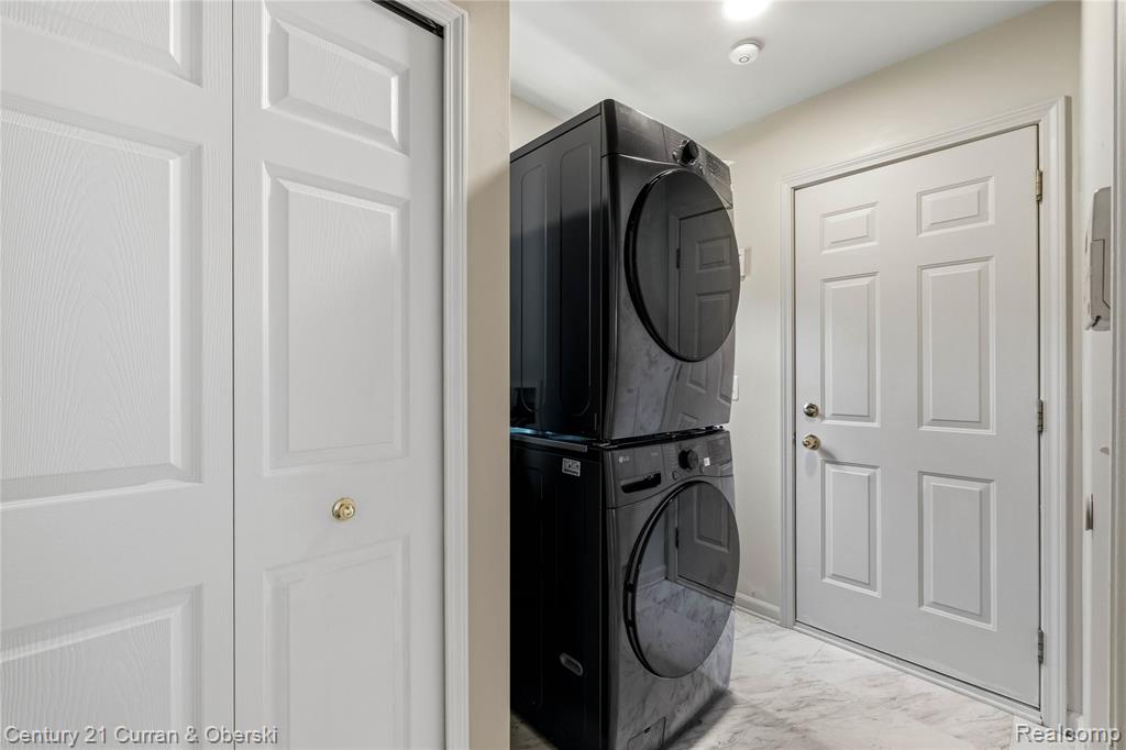 43060 Providence Lane, Canton, MI 48188 — Photo 17