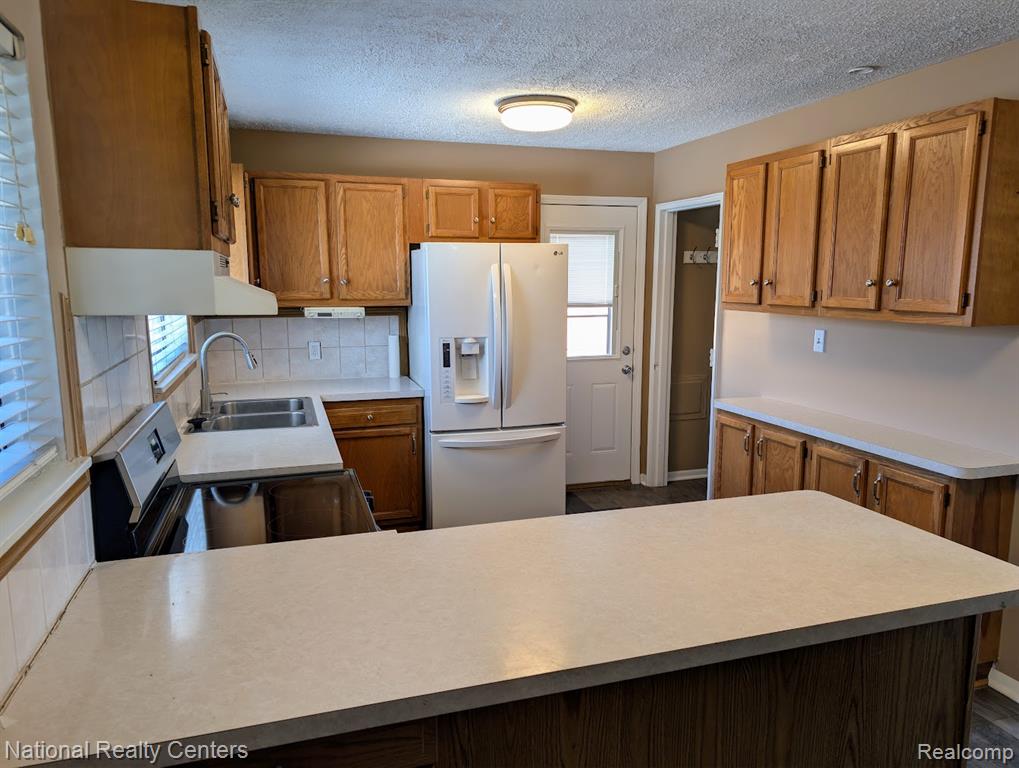 8849 Merriman Road, Livonia, MI 48150 — Photo 6