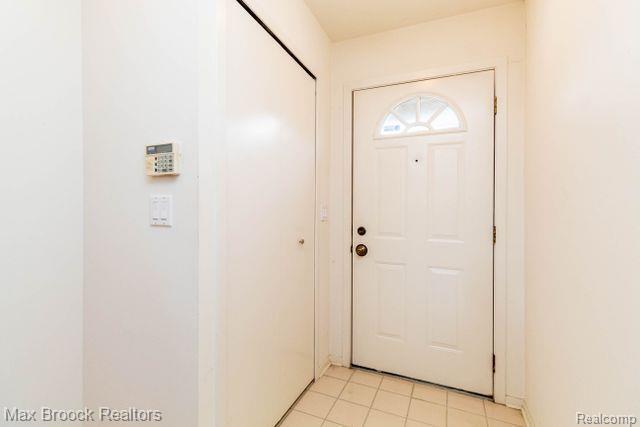 6337 N ASPEN RIDGE Boulevard, West Bloomfield, MI — Photo 7