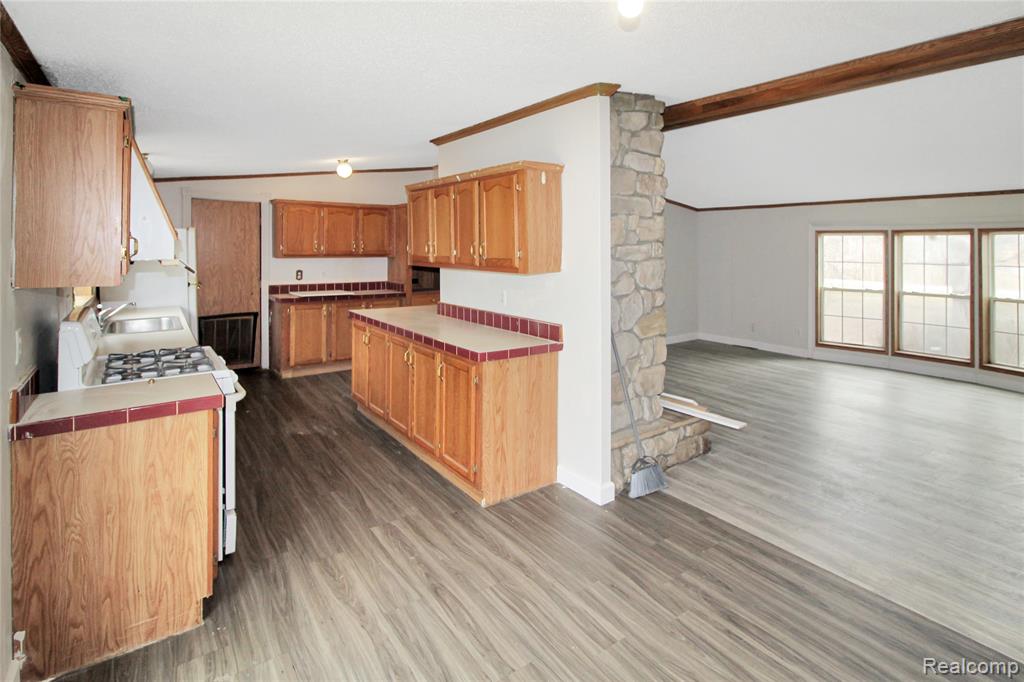 7175 Ozga Street, Romulus, MI 48174 — Photo 10