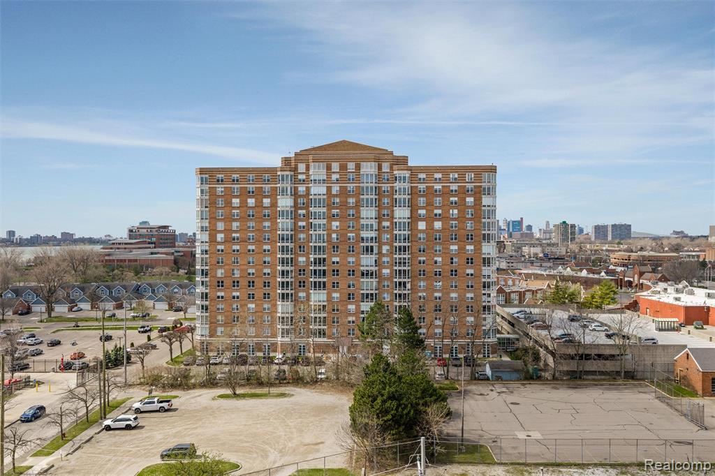 250 E Harbortown Drive, Detroit, MI 48207 — Photo 29