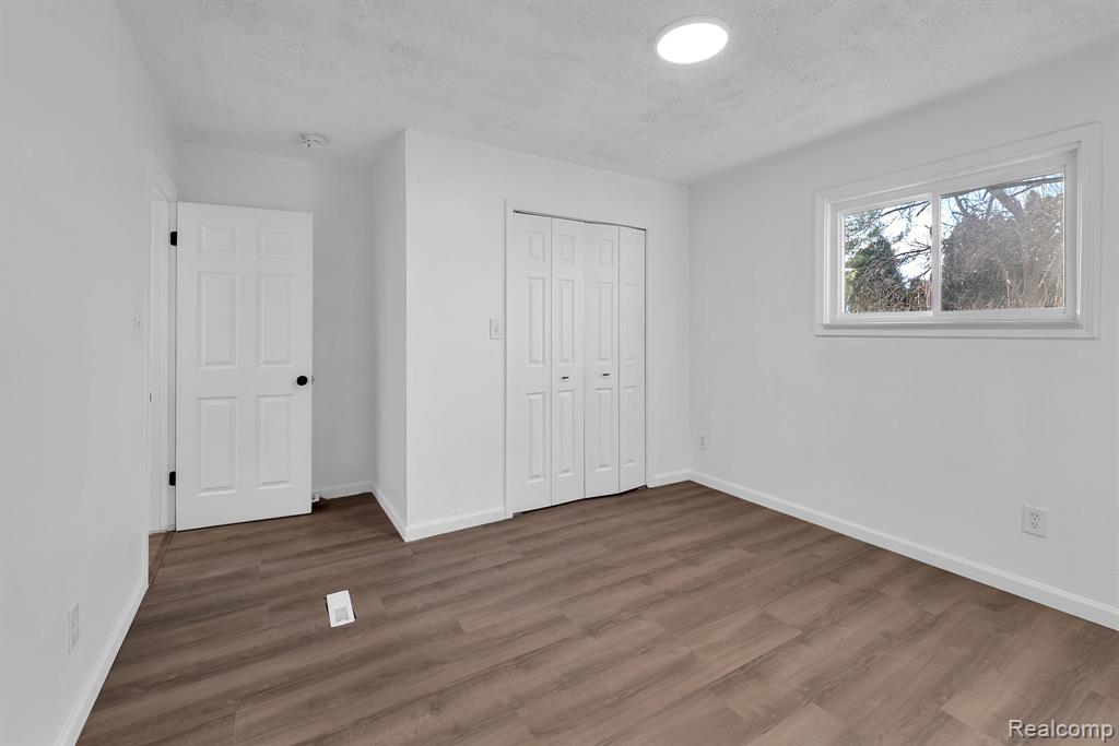 8029 Roosevelt Street, Taylor, MI 48180 — Photo 17