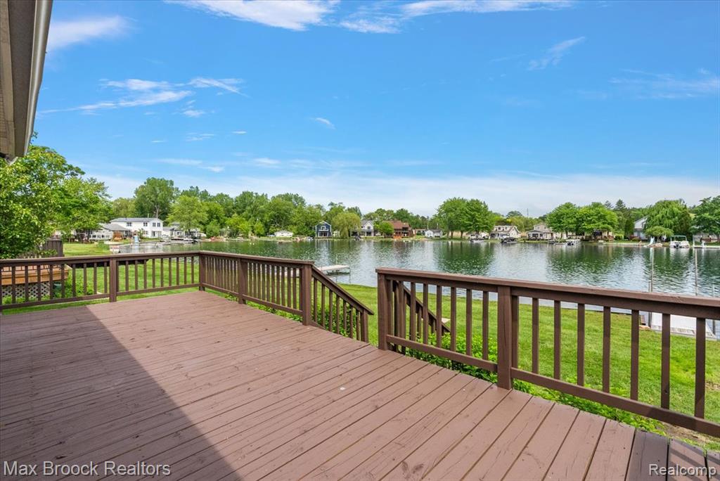 1323 Castlewood Drive, White Lake, MI — Photo 21