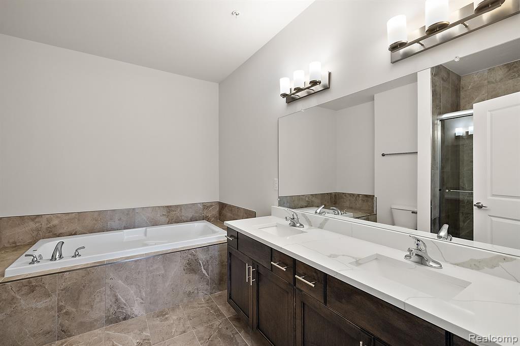 8298 Heywood Circle, Sterling Heights, MI 48312 — Photo 12