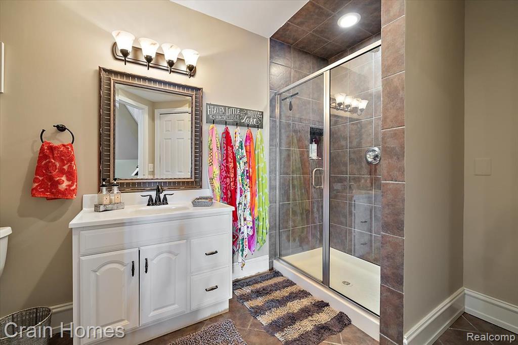 49729 SANDRA Drive, Shelby Twp, MI 48315 — Photo 57