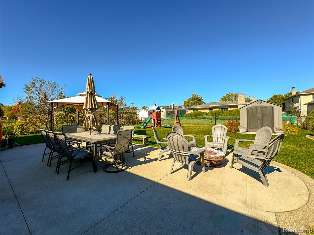 4231 Chris Drive, Sterling Heights, MI 48310 — Photo 41