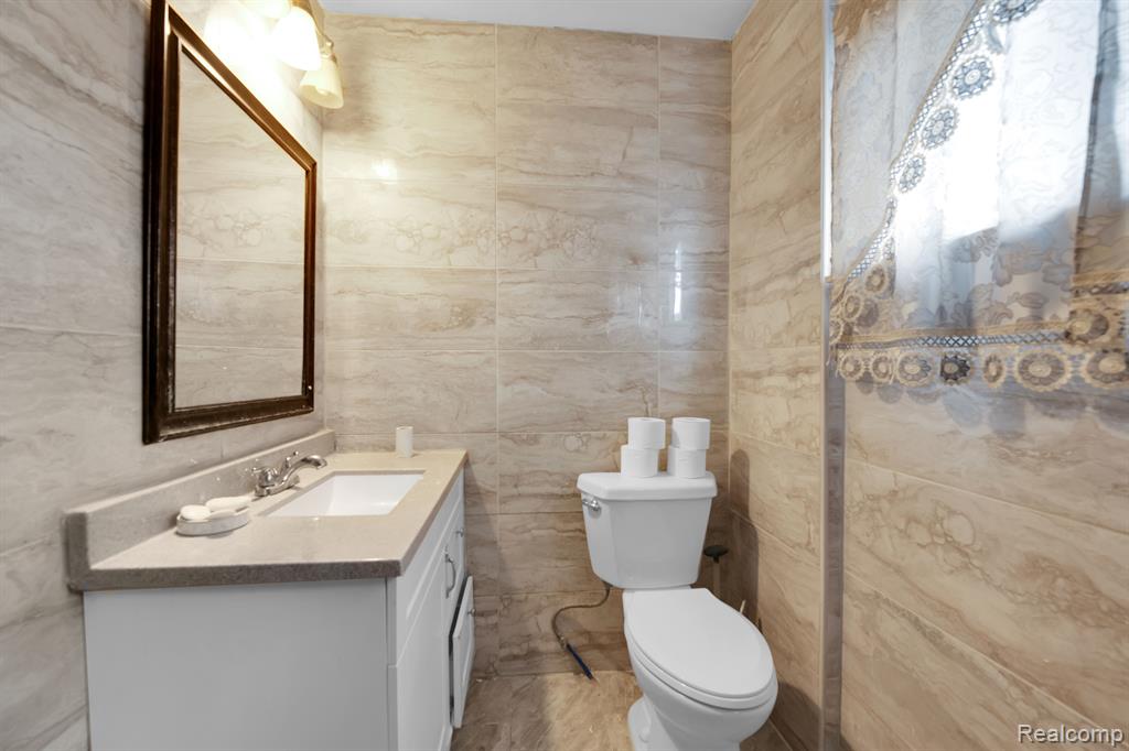 5832 APPOLINE Street, Dearborn, MI 48126 — Photo 16