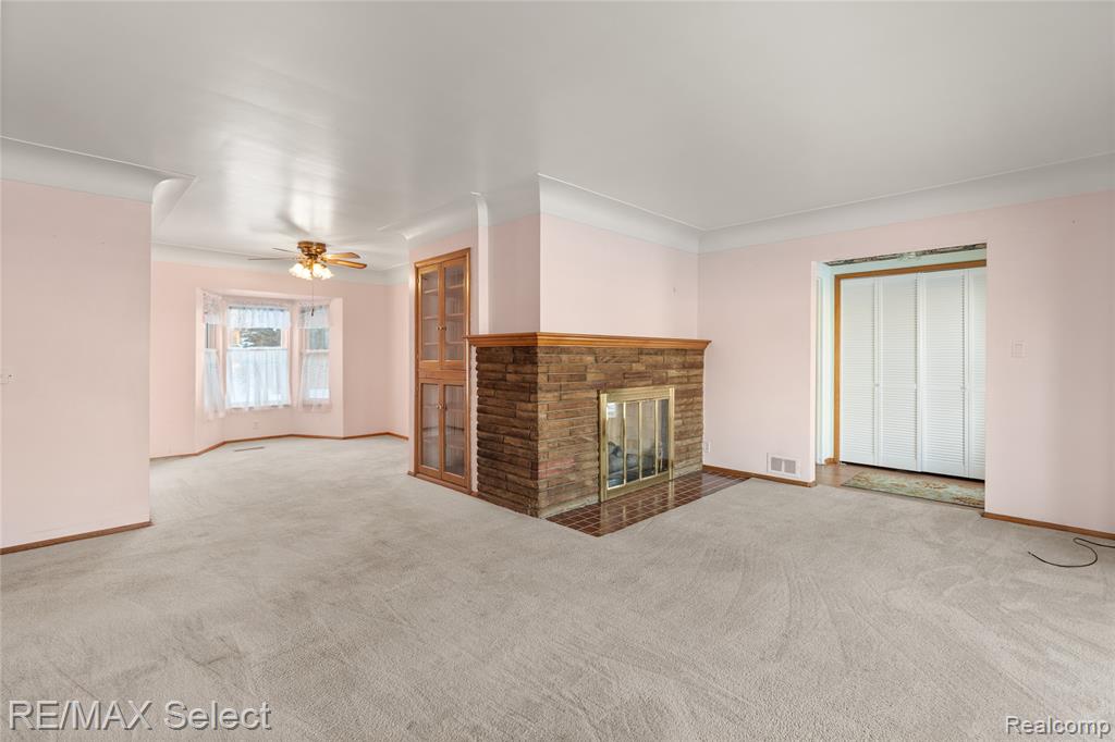 4298 Farmcrest Street, Burton, MI 48509 — Photo 10