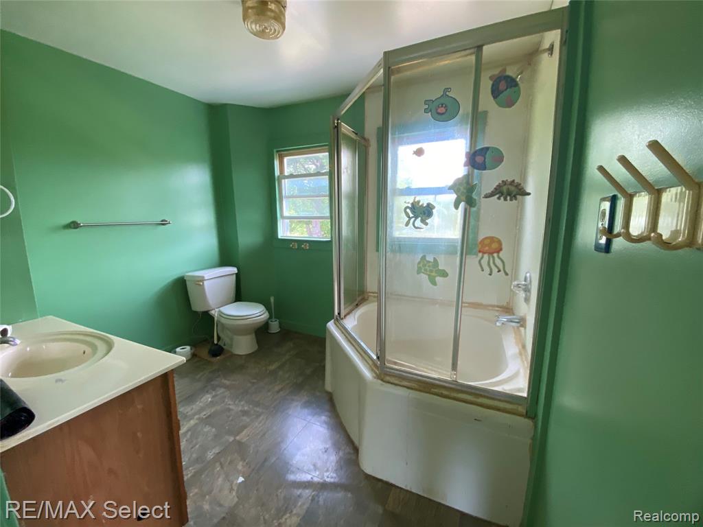 5151 Kendall Drive, Burton, MI 48509 — Photo 17