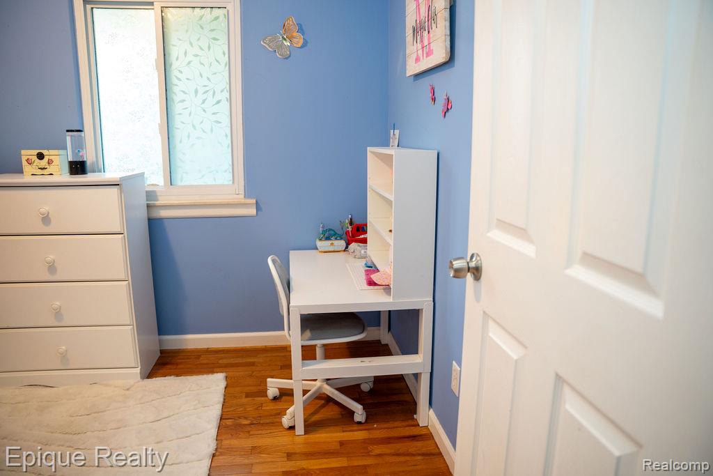 4505 Old Carriage Road, Flint, MI 48507 — Photo 26