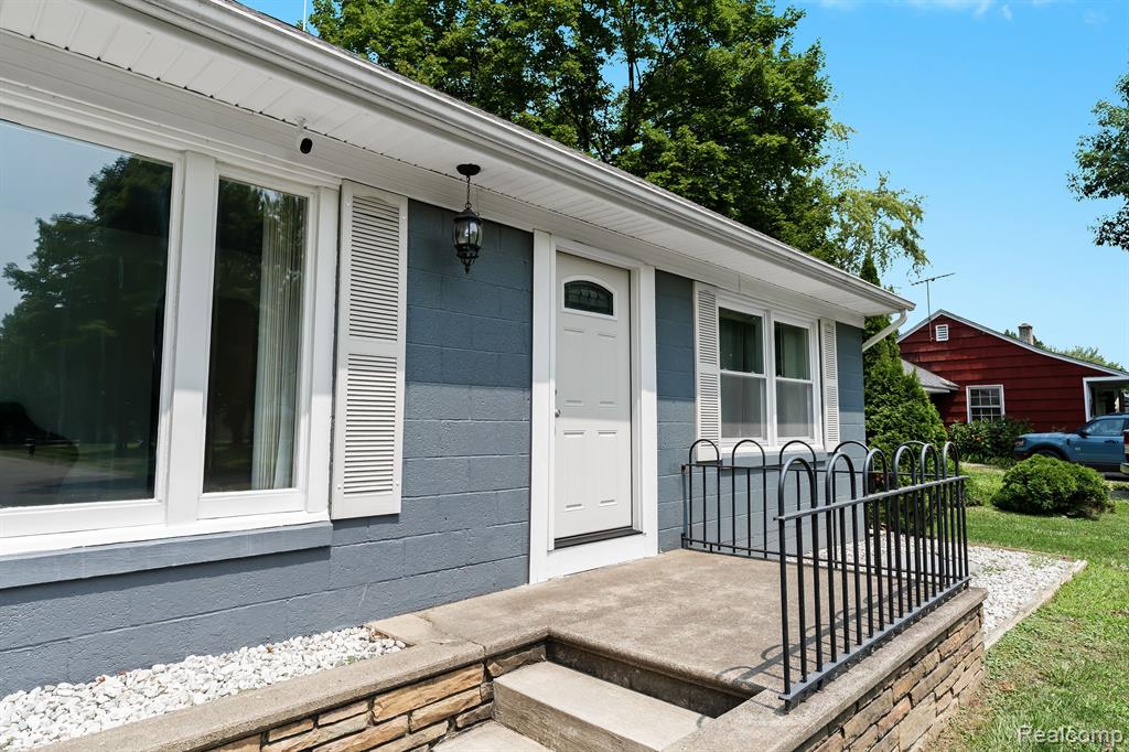 23205 HOLLWEG Street, Armada, MI — Photo 3