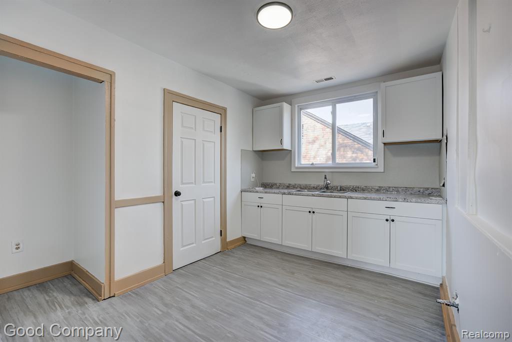5050 THREE MILE Drive, Detroit, MI 48224 — Photo 21