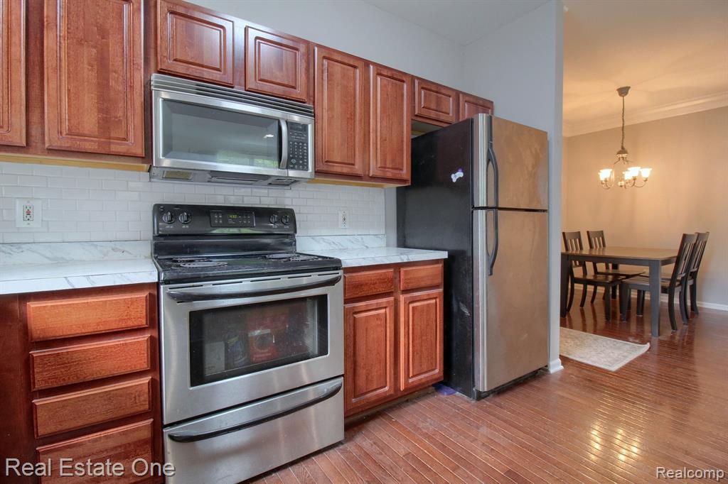 30661 ARDMORE Court, Novi, MI 48377 — Photo 10