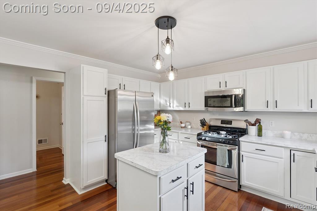 918 E Caroline Street, Fenton, MI 48430 — Photo 12