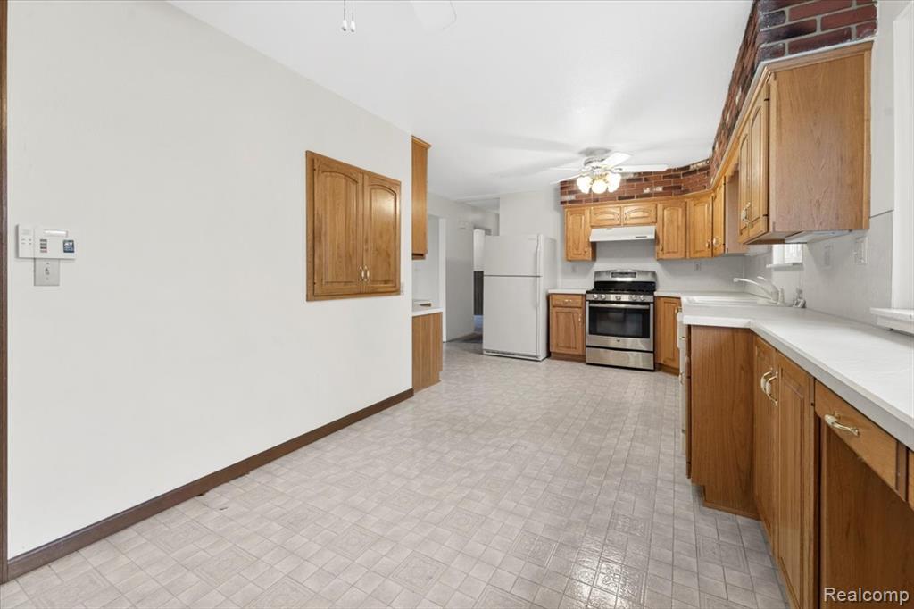 5033 Robinwood Street, Monroe, MI 48161 — Photo 9