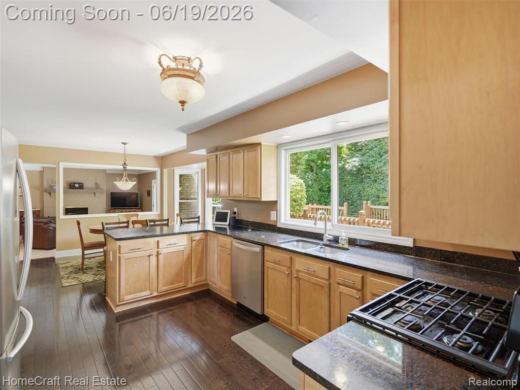 8829 WOODBERRY Road, Plymouth, MI 48170 — Photo 8