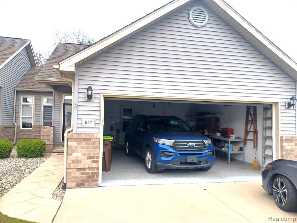 637 RIDGE Lane, B, Tecumseh, MI 49286 — Photo 3