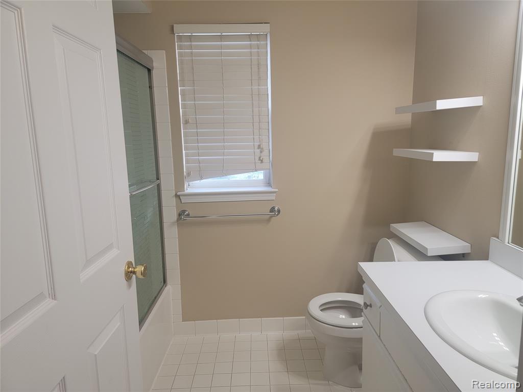 4269 Berkshire Drive, Sterling Heights, MI 48314 — Photo 8