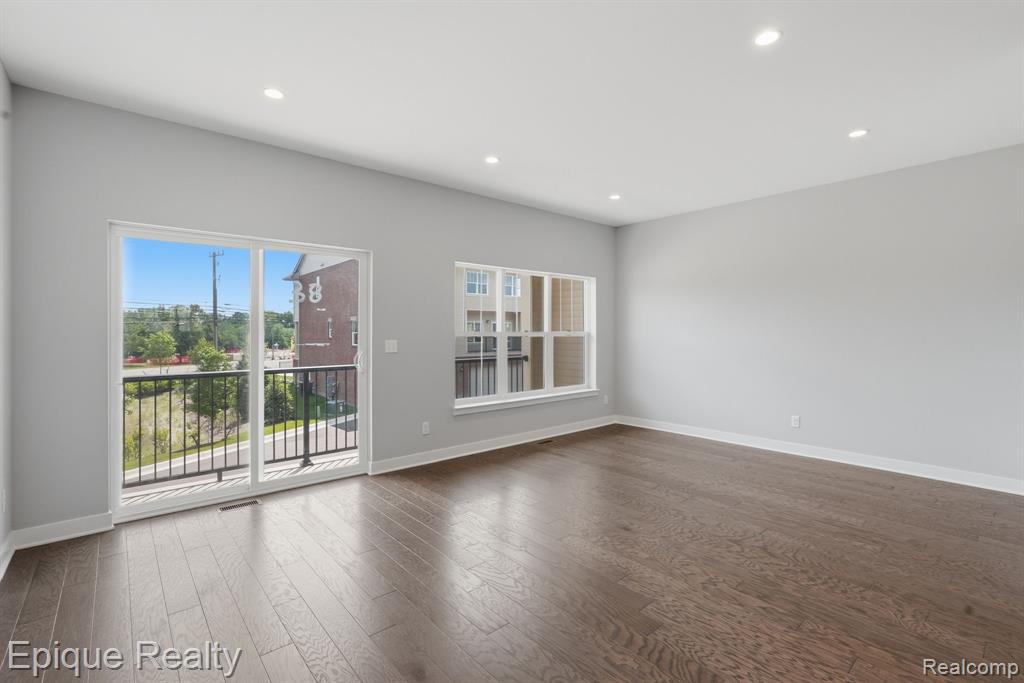 25558 Grandview Lane, 38, Novi, MI — Photo 4