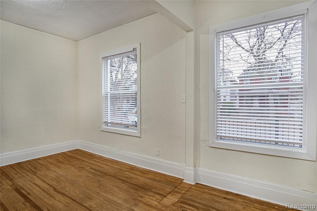 427 Melbourne, Detroit, MI 48202 — Photo 17