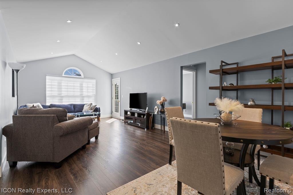 5876 PINE AIRES Drive, Sterling Heights, MI 48314 — Photo 5