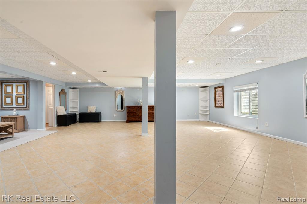 8948 RHODE Drive, Shelby Twp, MI 48317 — Photo 35