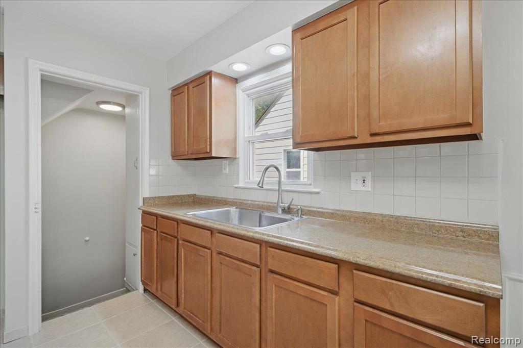46 E LONGFELLOW Avenue, Pontiac, MI 48340 — Photo 22