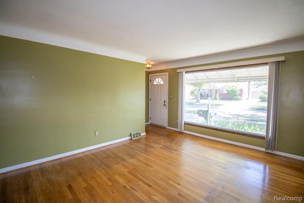 5743 Plainfield Street, Dearborn Heights, MI 48127 — Photo 5