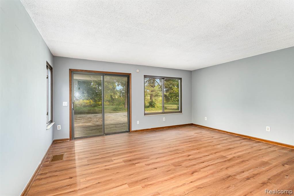 5430 Tittabawassee Road, Saginaw, MI 48604 — Photo 3