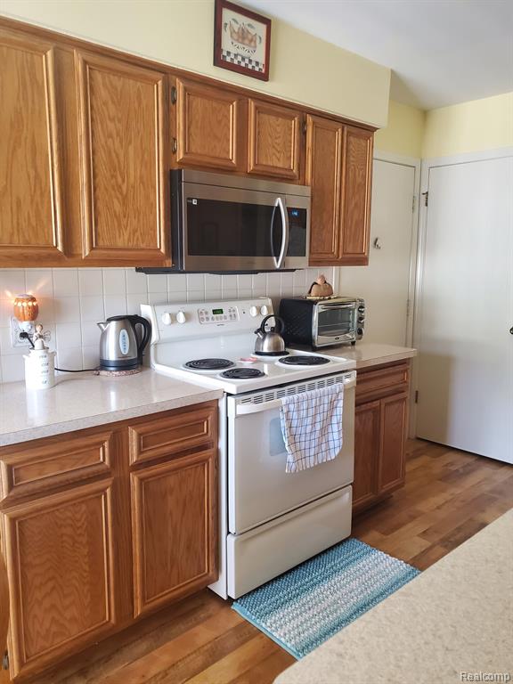 1469 DOVER Hill N, Unit 53, Walled Lake, MI 48390 — Photo 8