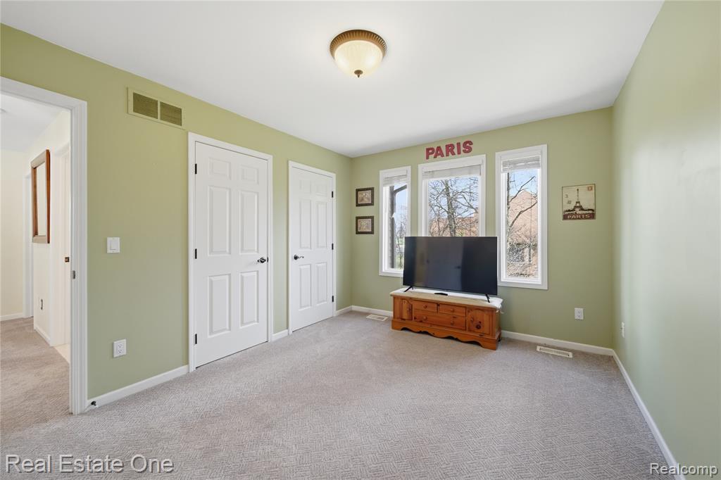 10152 Rosemarie Run, Brighton, MI 48114 — Photo 25