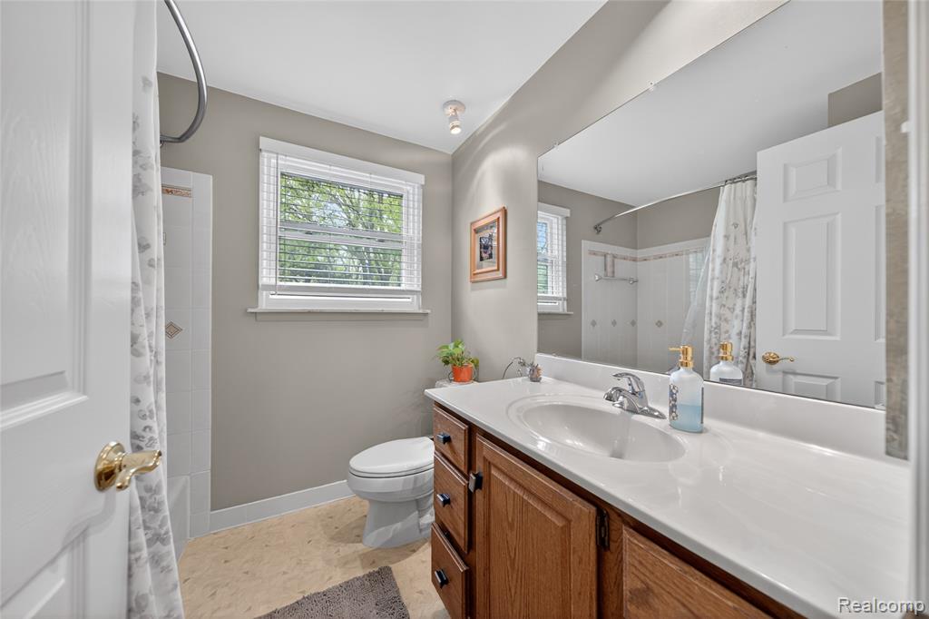 3560 Beach Road, Troy, MI 48084 — Photo 23