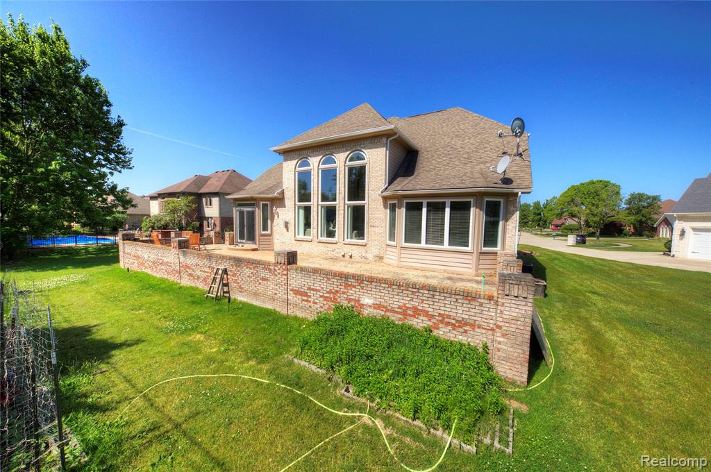 4935 Maceri Circle, Sterling Heights, MI 48314 — Photo 38