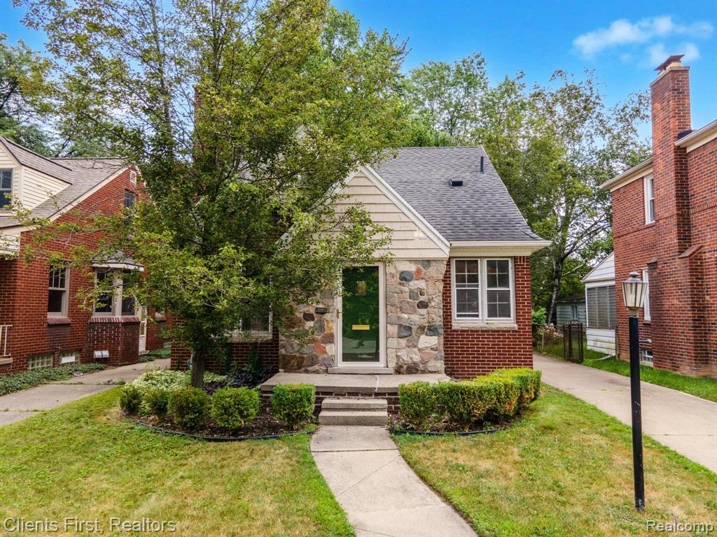 524 N York Street, Dearborn, MI 48128 — Photo 2