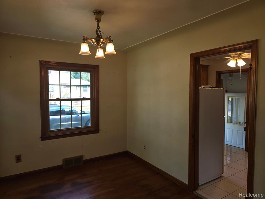 950 N YORK Street, Dearborn, MI 48128 — Photo 23