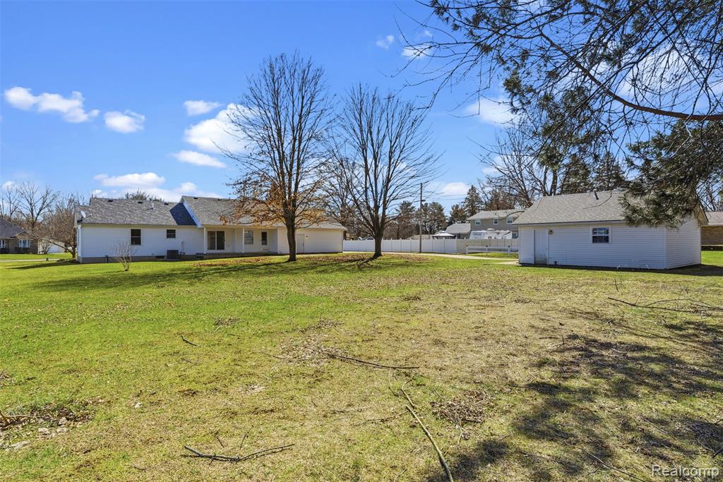 2363 Willowdale Drive, Burton, MI 48509 — Photo 38